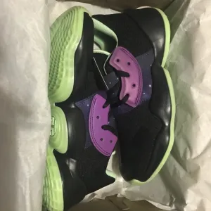 NWOT Adidas James harden athletic shoes