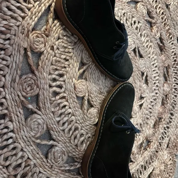 NWOT Clark's Originals Navy Blue Suede Desert Boots in Size 7.5