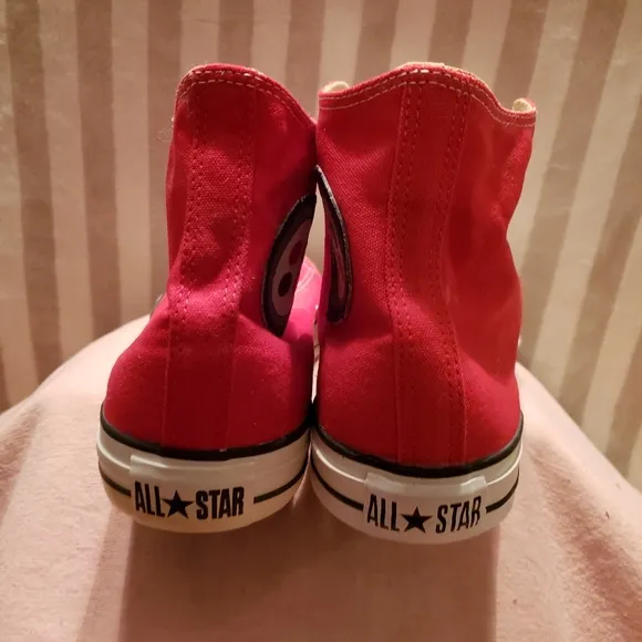 NWoT CTAS power red classic high top kicks-dots red / gray dot emblem (11M, 13W)