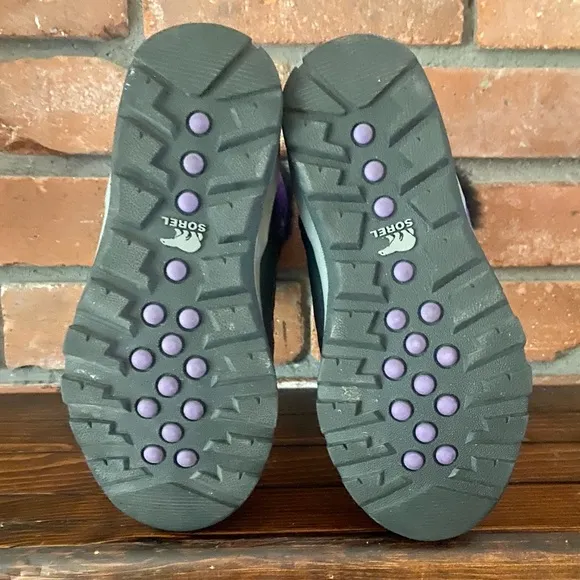 NWOT Sorel purple &amp; black waterproof boots