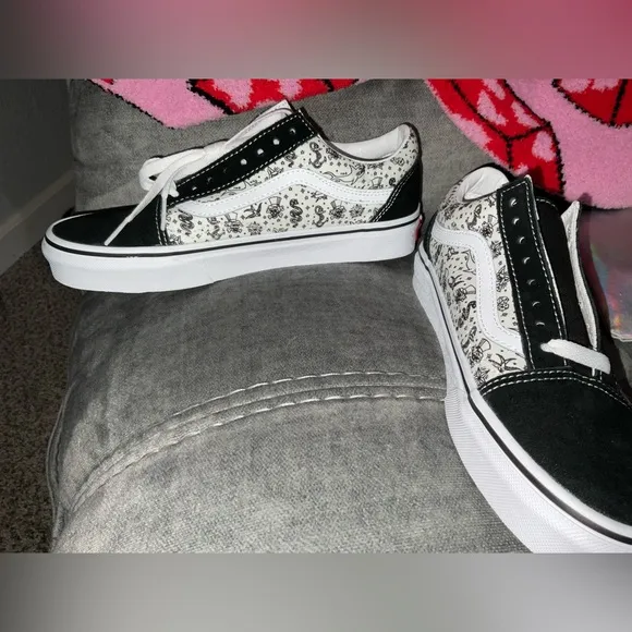NWOT Vans Tattoo Old Skool Shoes size 8