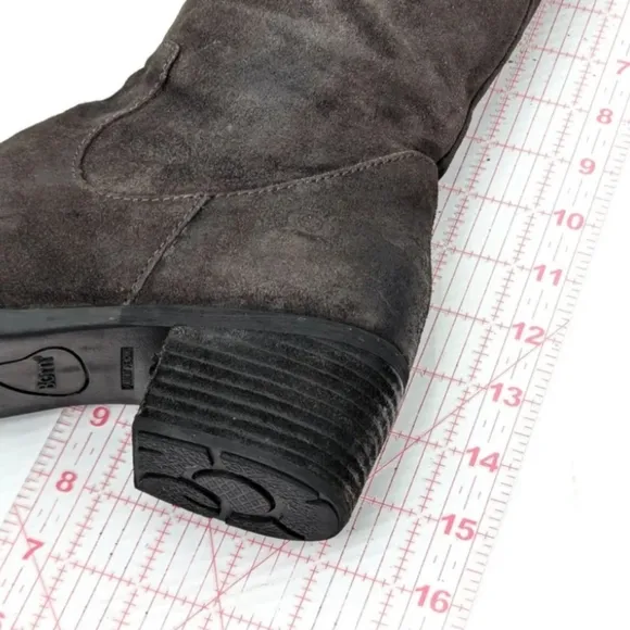 NWT BORN Size 8 Womens Widecalf &quot;Basil&quot; Grey Sueade Leather Upper Riding Heel