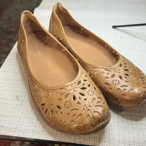 NWT David Tate Sela Perforated Leather Ballet Flats, size13W