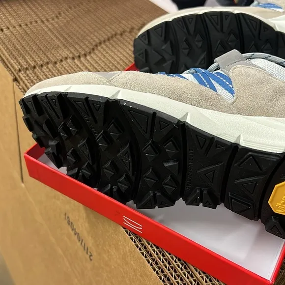 NWT Mens Clearweather Altitude Moonmist Shoes