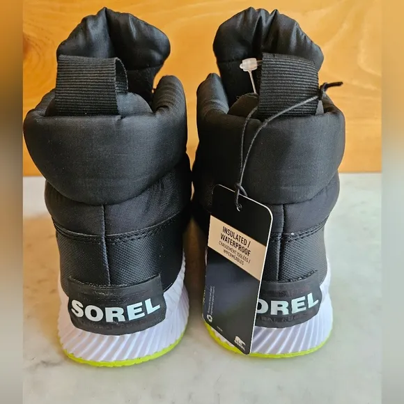 NWT SOREL Women's Out 'N About Puffy 300g Waterproof Boots size 7.5