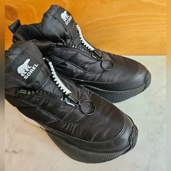 NWT SOREL Women's Out 'N About Puffy 300g Waterproof Boots size 7.5