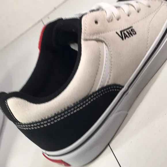 NWT Vans Seldon Rally Suede Skate Shoes Men’s 9.5