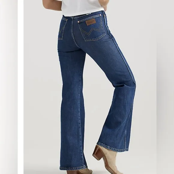NWT Wrangler Wanderer High Rise Flare Jeans Size 27W