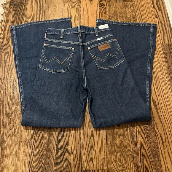NWT Wrangler Wanderer High Rise Flare Jeans Size 27W