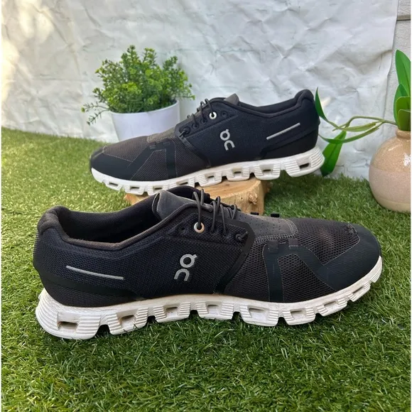 On Cloud 5 Sneakers in Black /white men size  12 gently used