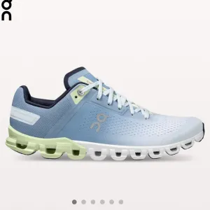 ON Cloudflow Niagara | MeadowWOMEN SIZE 6  gently used