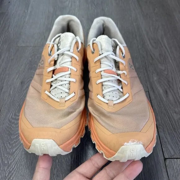 On Cloudventure Peach Orange Women’s Size 10 Trail Running Shoes