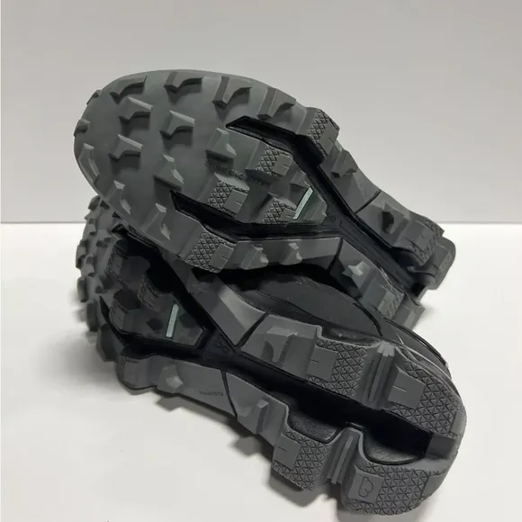 On Womens CloudVenture Trail Running Shoes Black Size 11 M