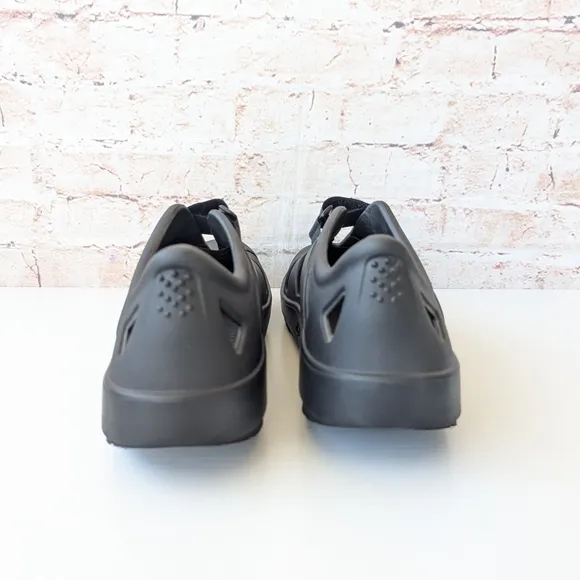 OOFOS Black Shoes with Adjustable Strap and Ventilation