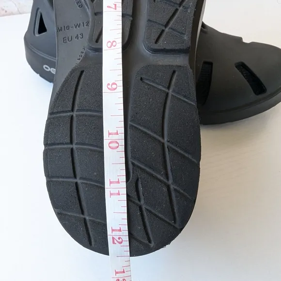 OOFOS Black Shoes with Adjustable Strap and Ventilation
