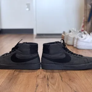 Pass-port x Nike SB Blazer Mid (Passport)