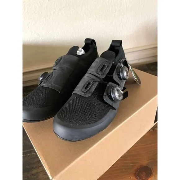 Pearl Izumi Pro Road V5 Cycling Shoes SZ 39.5 Men 6.5 women 7.5-NWT