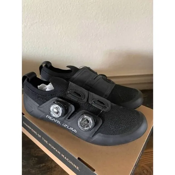 Pearl Izumi Pro Road V5 Cycling Shoes SZ 39.5 Men 6.5 women 7.5-NWT