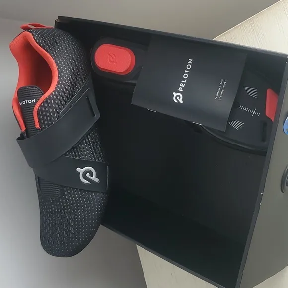 PELETON ALTIOS CYCLING SHOES