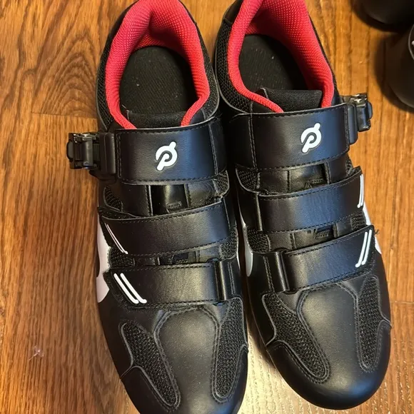 Peloton cycling shoes - 1 pair - size 38 or 43