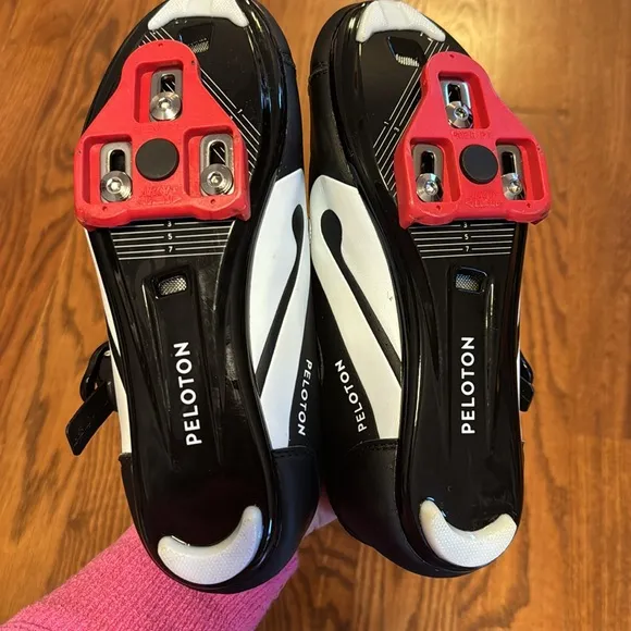Peloton cycling shoes - 1 pair - size 38 or 43