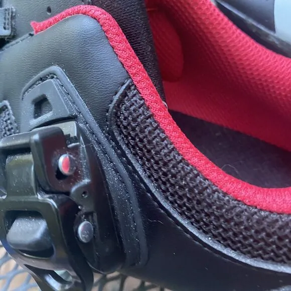 Peloton Cycling Shoes Cleats Size EU 40 Men 7 Women size 9  PL-SH-B-40