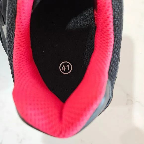 Peloton Cycling Shoes NWOT, Size 41 (US Men's 8, Women's 10)