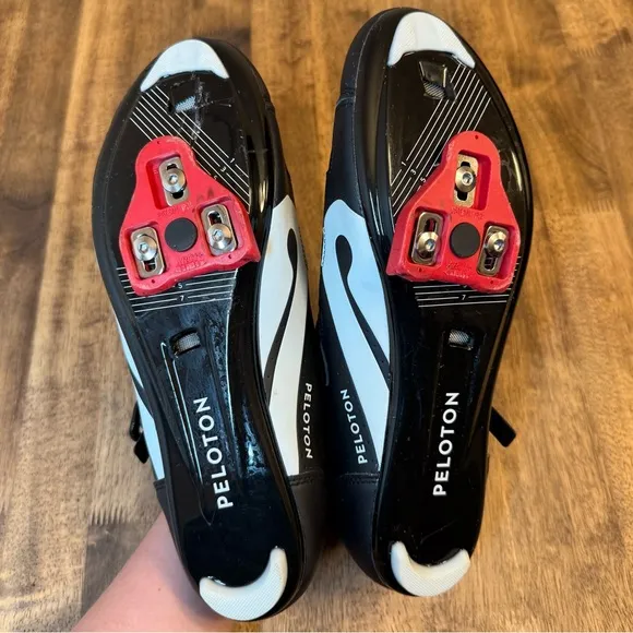 Peloton Cycling Shoes w/Delta Cleats Hook-And-Latch Closure Black Red Size EU 48