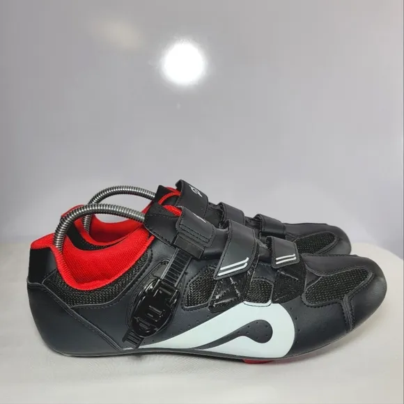 Peloton Mens US size 13 Black and Red Cycling Shoes
