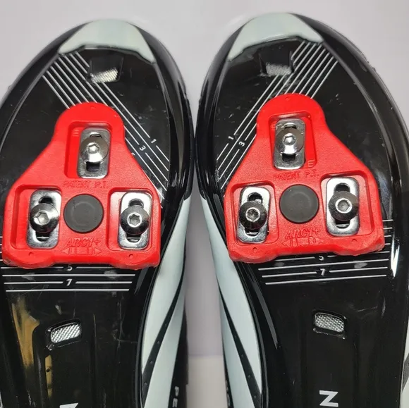 Peloton Mens US size 13 Black and Red Cycling Shoes