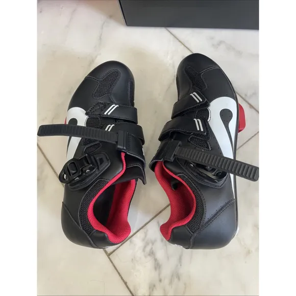 Peloton Unisex Cycling Shoes Sz 40 (men 7, wmn 9) Excellent Condition Black Red