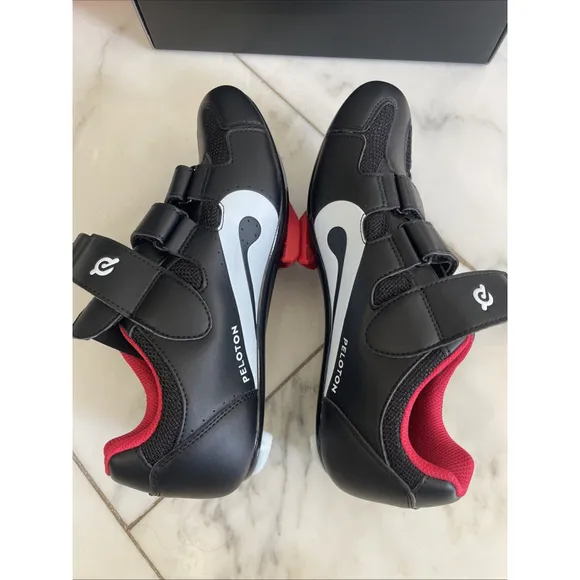 Peloton Unisex Cycling Shoes Sz 40 (men 7, wmn 9) Excellent Condition Black Red
