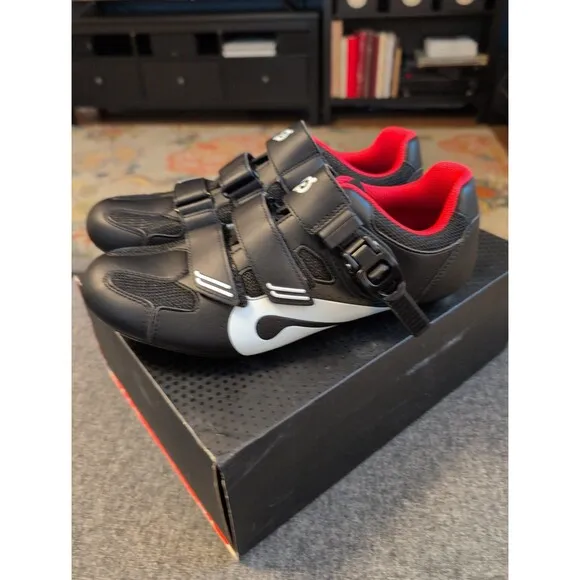 Perfect Peloton cycling shoes with look delta cleats EU 42 US men's 9