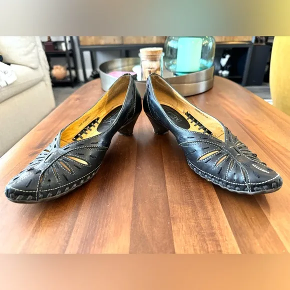 Pikolinos Spanish Leather Kitten Heel Shoes