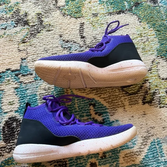 Purple high top NIKE Jordan Reveal basketball shoes