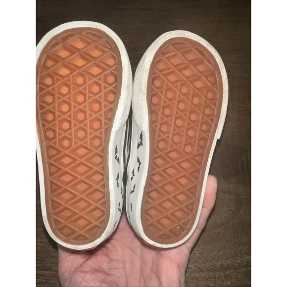 RARE! VANS Warped Tour Bat Trail Black Red White Classic Slip On Shoes T 4.0