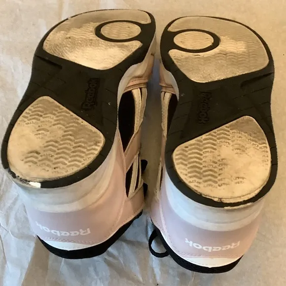 Reebok High-Top Galaxy1 Sneakers in Black and Pink Size 5K