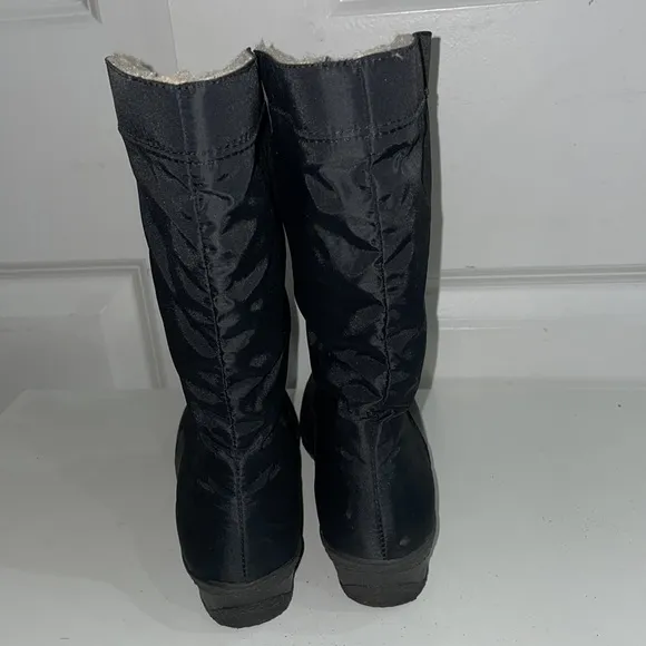 Revelations Vintage Women’s Winter Boots size 6.5N Black Nylon Faux Fur lined
