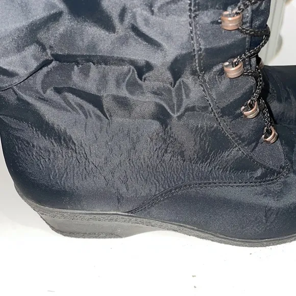 Revelations Vintage Women’s Winter Boots size 6.5N Black Nylon Faux Fur lined