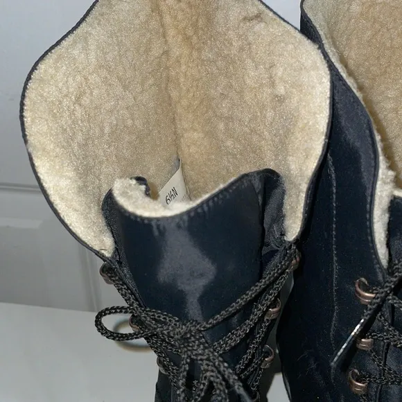 Revelations Vintage Women’s Winter Boots size 6.5N Black Nylon Faux Fur lined