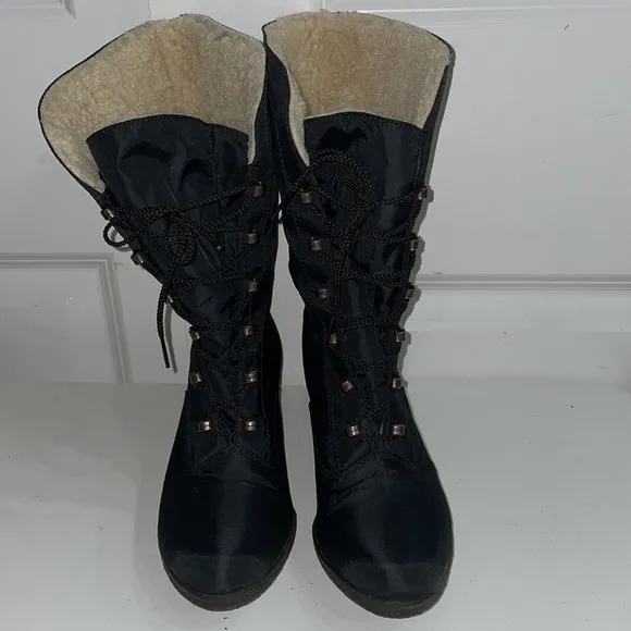 Revelations Vintage Women’s Winter Boots size 6.5N Black Nylon Faux Fur lined
