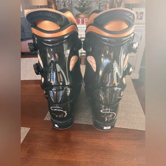 Rossignol Soft 3 ski boots.  Size 24.  Good used condition.  See all pictures.