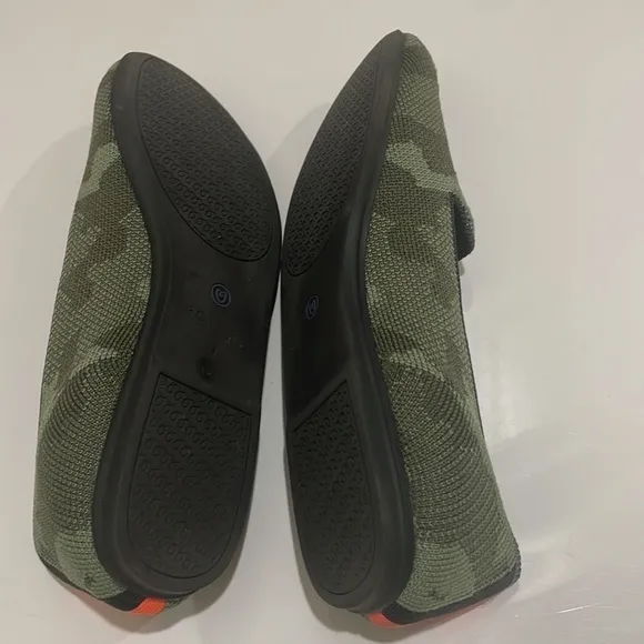 Rothy’s Green Camo Round Toe Flats—Best!  Excellent Condition!!  Size 7 Comfort