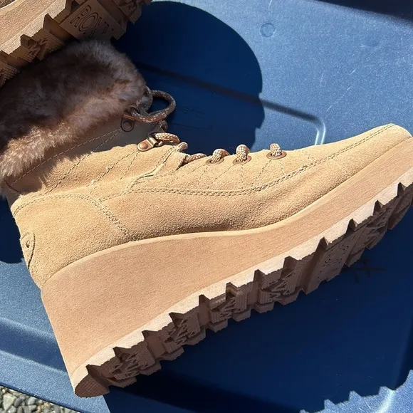 Roxy Alpine collection boots