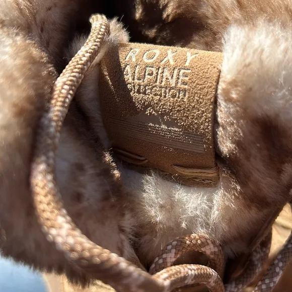 Roxy Alpine collection boots
