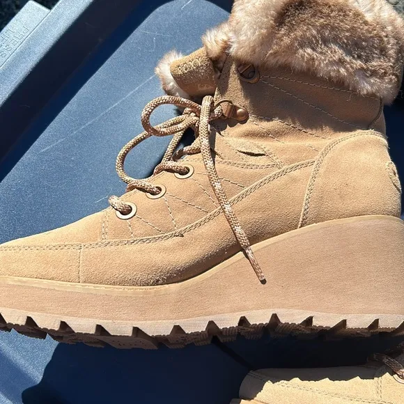 Roxy Alpine collection boots
