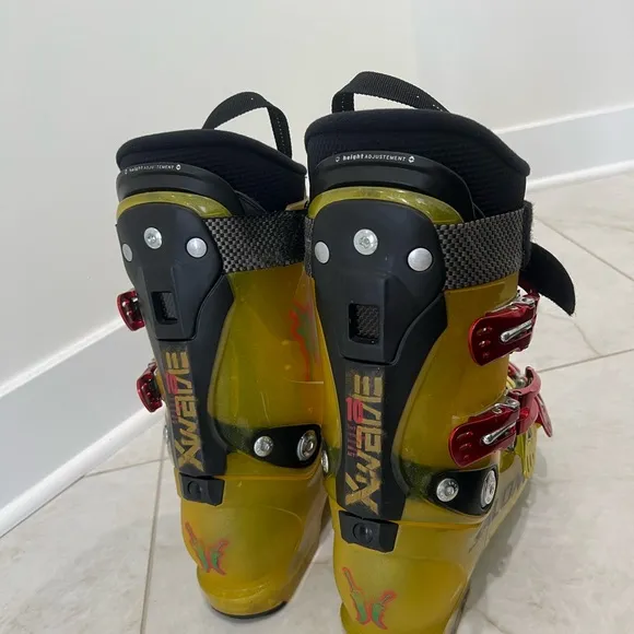 Salamon Yellow X Wave 10 Ski Boots Size 8 US