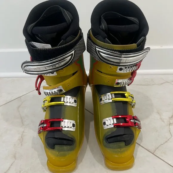 Salamon Yellow X Wave 10 Ski Boots Size 8 US
