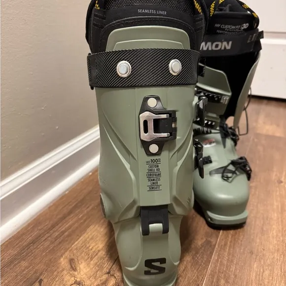 Salomon Green Ski Boots