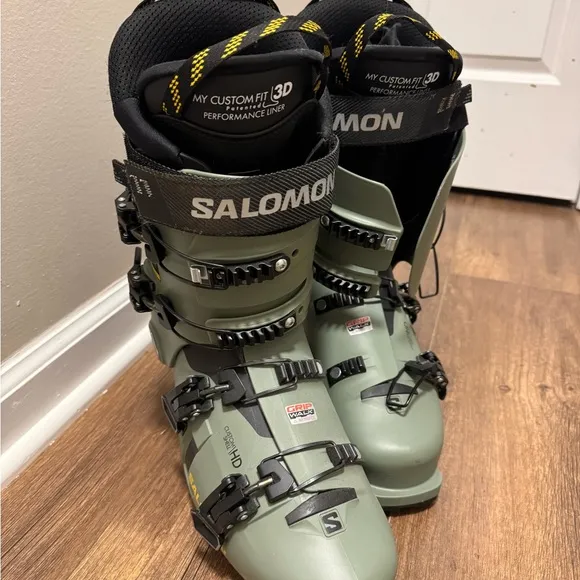 Salomon Green Ski Boots